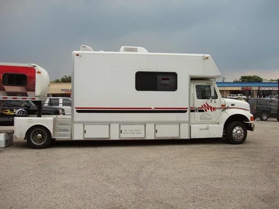 2000 International Toter Home