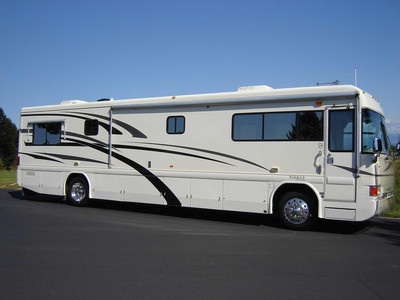 1999 40 Country Coach Intrigue 26k mile