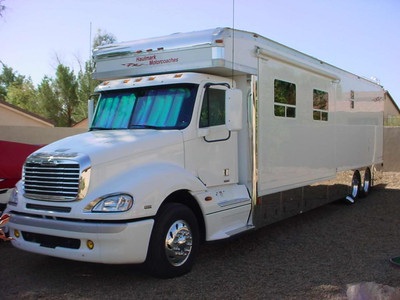 06 Haulmark-freightliner