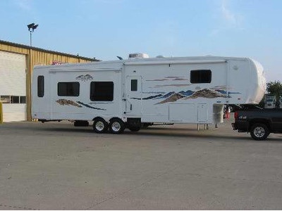 2006 Bighorn 3500RL with Island For Sale