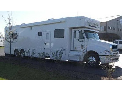 2007 ShowHauler 35QDBSSL Motorcoach