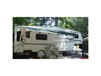 2003 keystone laredo