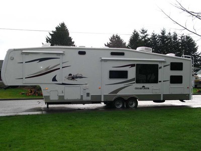 2005 Cedar Creek 362BBS Bunk model