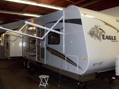New 2009 Eagle 304BHDS With Bunk Area!