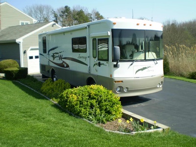 2002 winnebago journey- $50,000