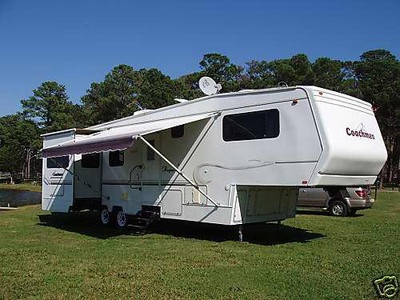1999 Coachmen Prospera 37 w/ 3 Slides