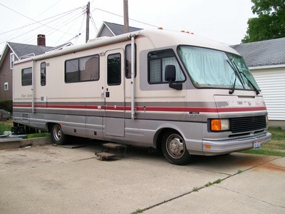 1991 Pace Arrow 32 1/2 ft.  12,500 obo.