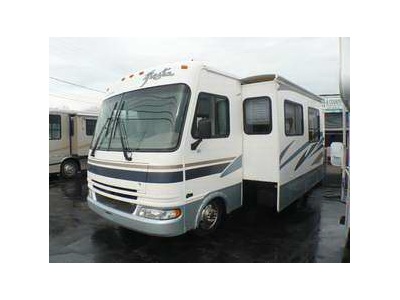 2005 Fleetwood Fiesta 32S Motorhome 