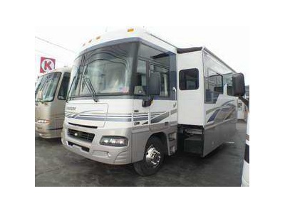 2005 Winnebago Adventurer 35U Class A 