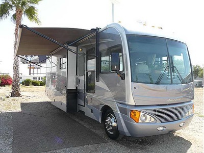 2006 Fleetwood Pace Arrow 36B 3SLD 8k MI