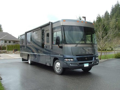 2005 Winnebago Adventurer Immaculate!
