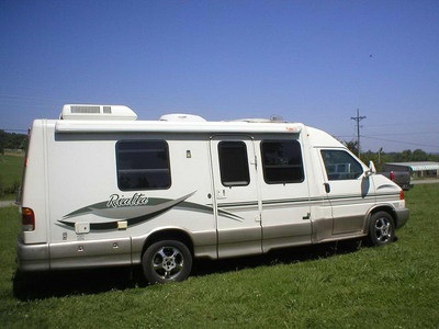 FOR SALE 2002 Rialta Winnebago FD