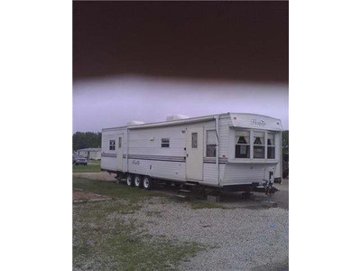 2004 Heritage park model travel trailer