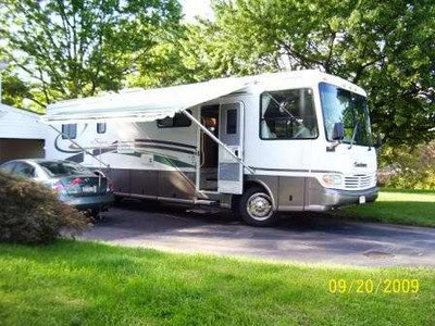 2000 Coachmen Santara Diesel Motor Home