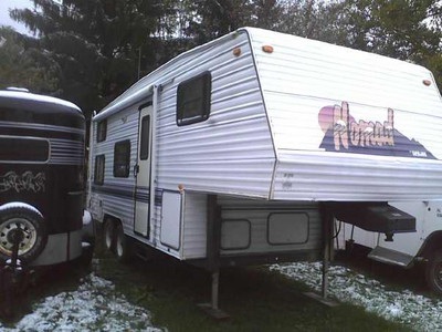 99 nomad 5th wheel camper