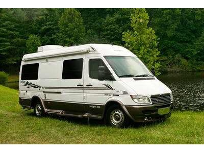 2004 Leisure Travel Free Spirit Mec/Benz