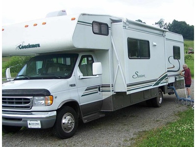 RV Coachman Santara �Motor Home Class C