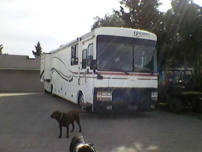 2002 Fleetwood Discovery RV for Rent
