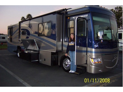 2007 Fleetwood Discovery $130000.