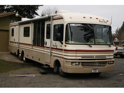 1995 40ft Bounder loaded with extras 