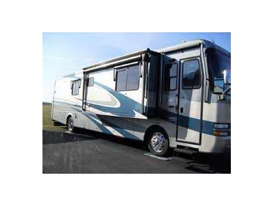 NY � 2004 40� Monaco Camelot w/3 slides