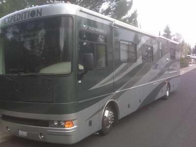 CA - 2004 38� Fleetwood Expedition w/3 s