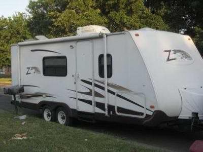 2005 Keystone Zeppelin Z241   $10,995.00