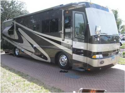 CT - 2005 36� Beaver Monterey w/2 slides