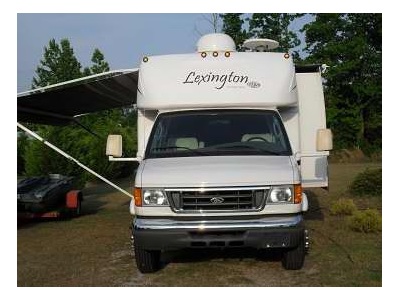 2005 Lexington Forest River with 2-sld