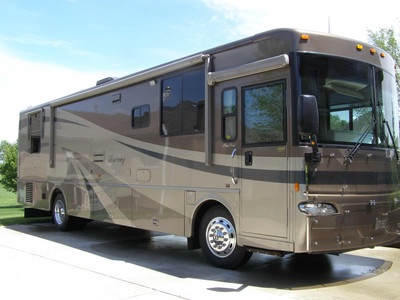 2005 Winnebago Journey 36G 