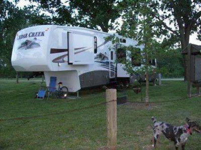 2008 Cedar Creek 36RD5S w/5 Slides