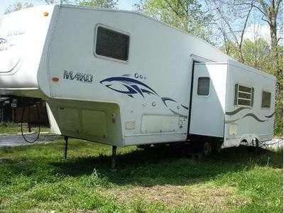 2002 Gulf Stream MAKO M-27FRBW