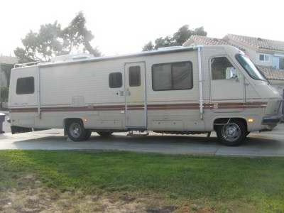 CA - 1985 34� Fleetwood Pace Arrow