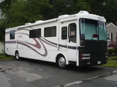 MA - 2001 39� Fleetwood Discovery 38D w/