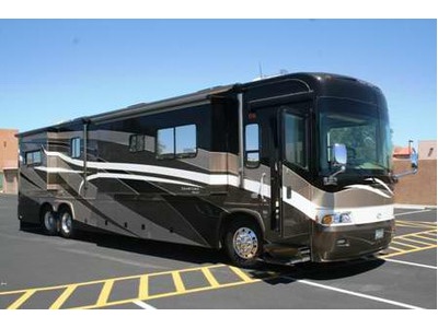 2006 Country Coach Allure 470 - Low Mile