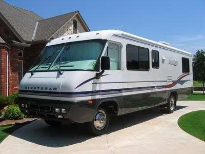1998 33 Airstream Land Yacht 