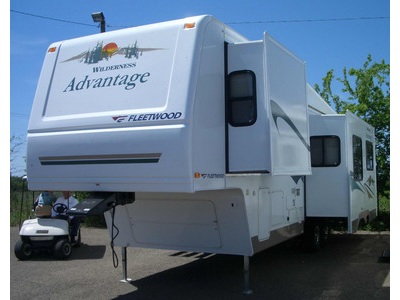 Fleetwood Wilderness Advantage 295RLTS