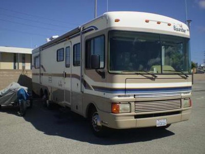 1999 Fleetwood Bounder 34V