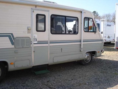 1983 Pace Arrow by Fleetwood Motorhome 
