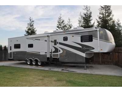 CA - 2006 42� KZ Escalade 41SKS Toy Haul