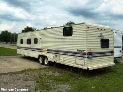 1992 Fleetwood Prowler 32V Bunk House