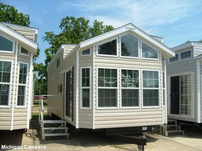 2010 Front Living Room Double Bunk 