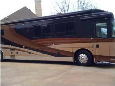 GA - 2009 45� Blue Bird Premier XL w/3 s