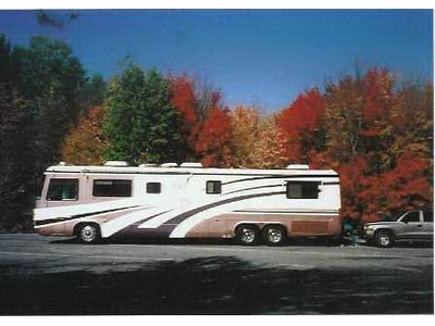1999 Monaco Executive 42 w/ Slide