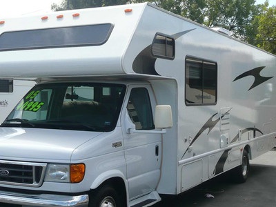CLS. C: 05 Fourwinds Toy Hauler 31