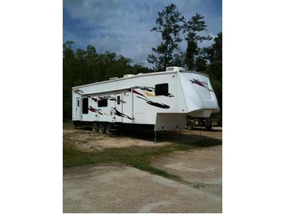 2007 Coachmen Adrenaline Toy Hauler 40