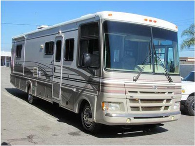 2000 Fleetwood Pace Arrow 35 REDUCED!
