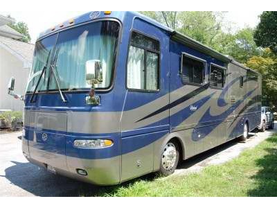 MD - 2004 40� Monaco Diplomat w/4 slides