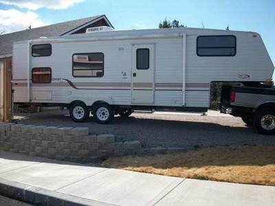 2000 Jayco Qwest 5th Wheel - Immaculate!