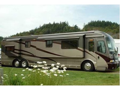 2007 Country Coach Magna 45 Class A